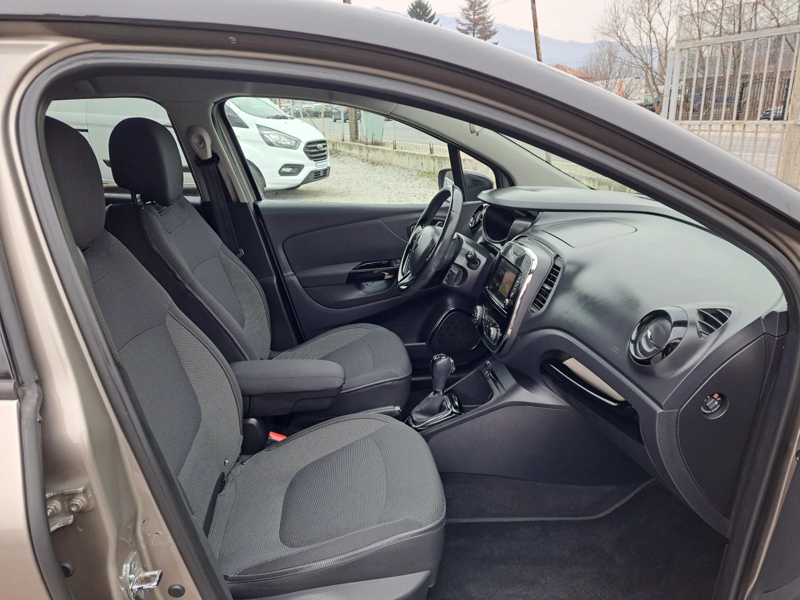 Renault Captur  R-link 1.5dCI-90-AUTO-NAVI-камера - изображение 9