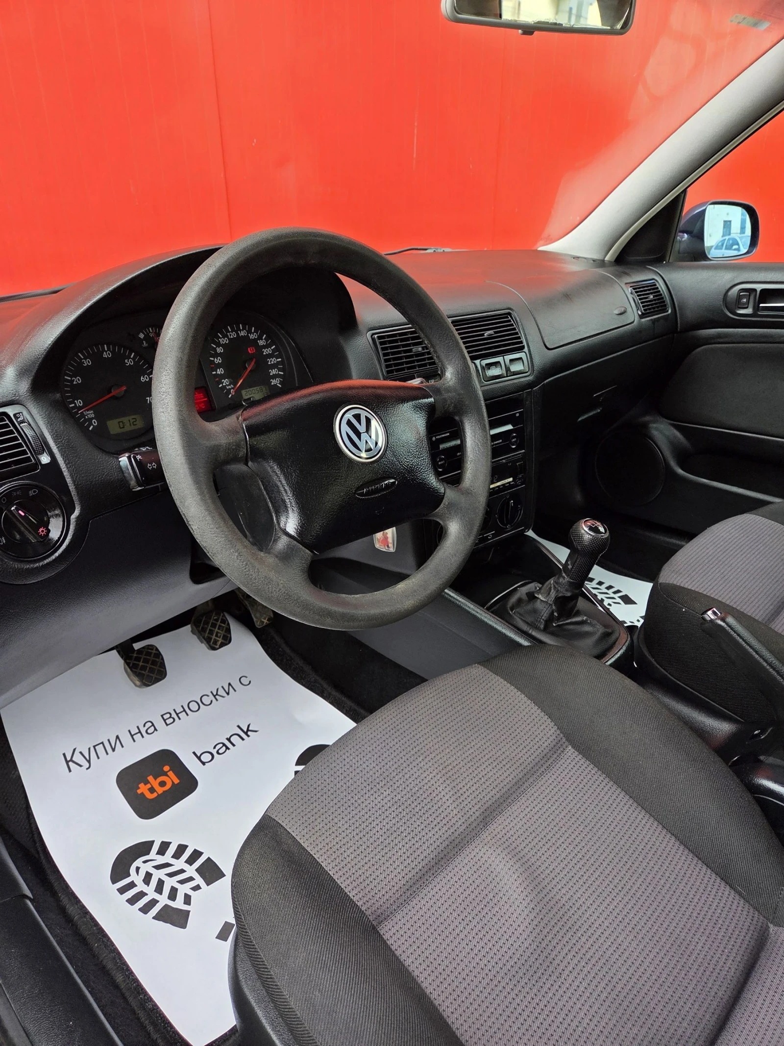 VW Golf 1.6i Регистриран - изображение 8