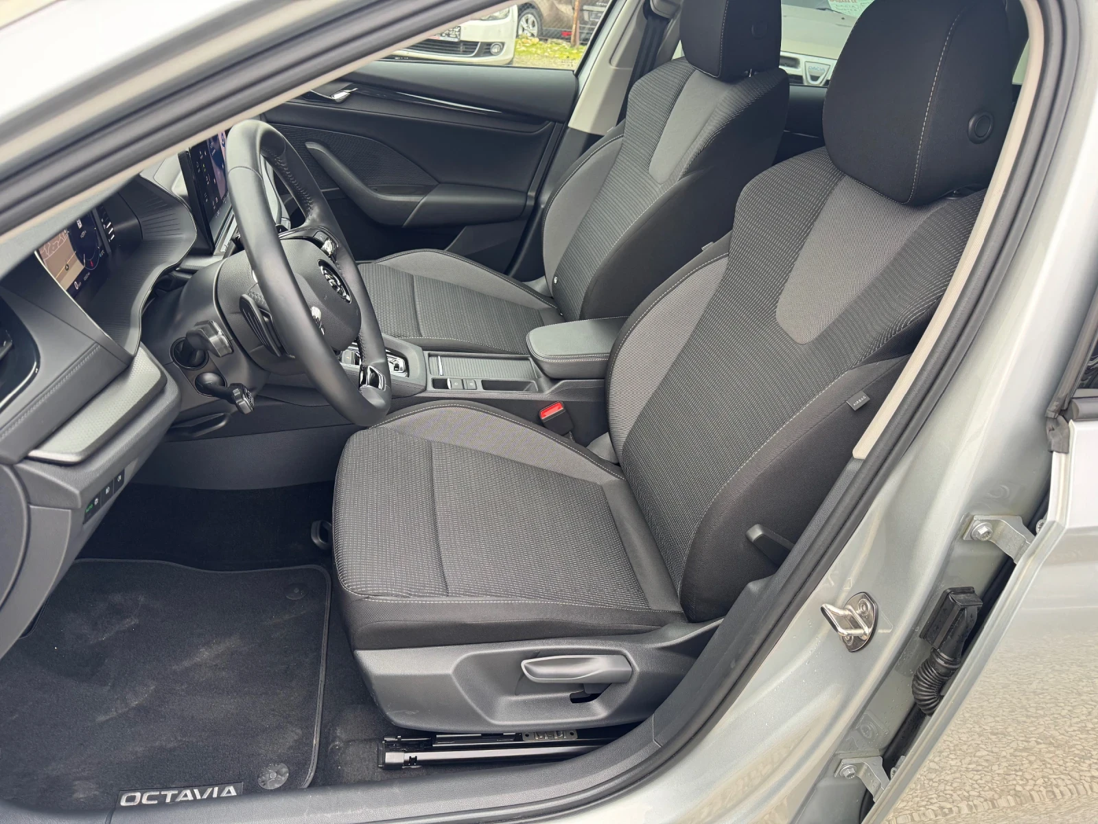 Skoda Octavia 2.0TDI DSG 125000km | Mobile.bg � ����������� 12