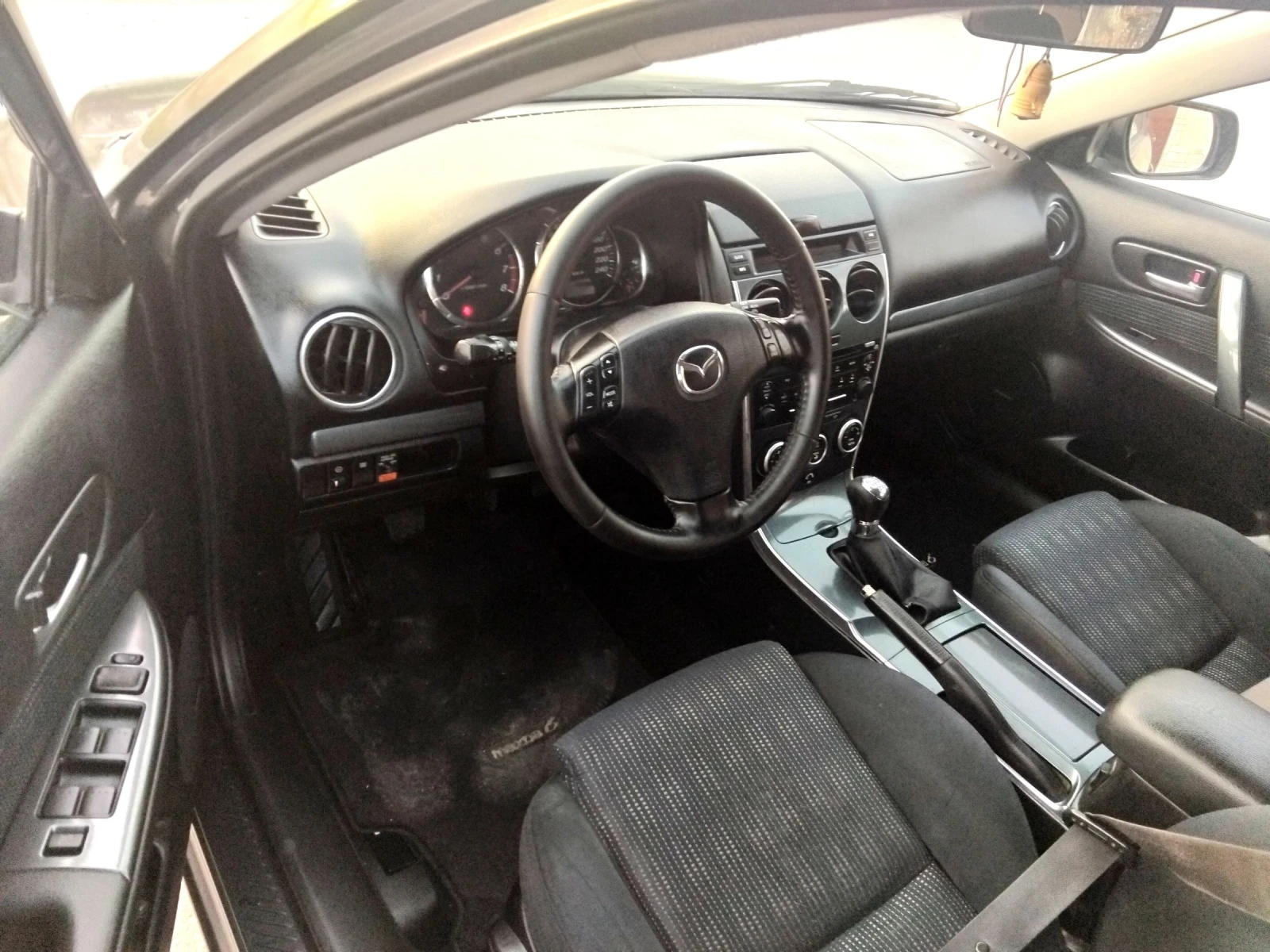 Mazda 6 2.0i.+ КЛИМА + ГАЗОВ ИНЖЕКЦИОН. 2006г., снимка 17 - Автомобили и джипове - 53741737