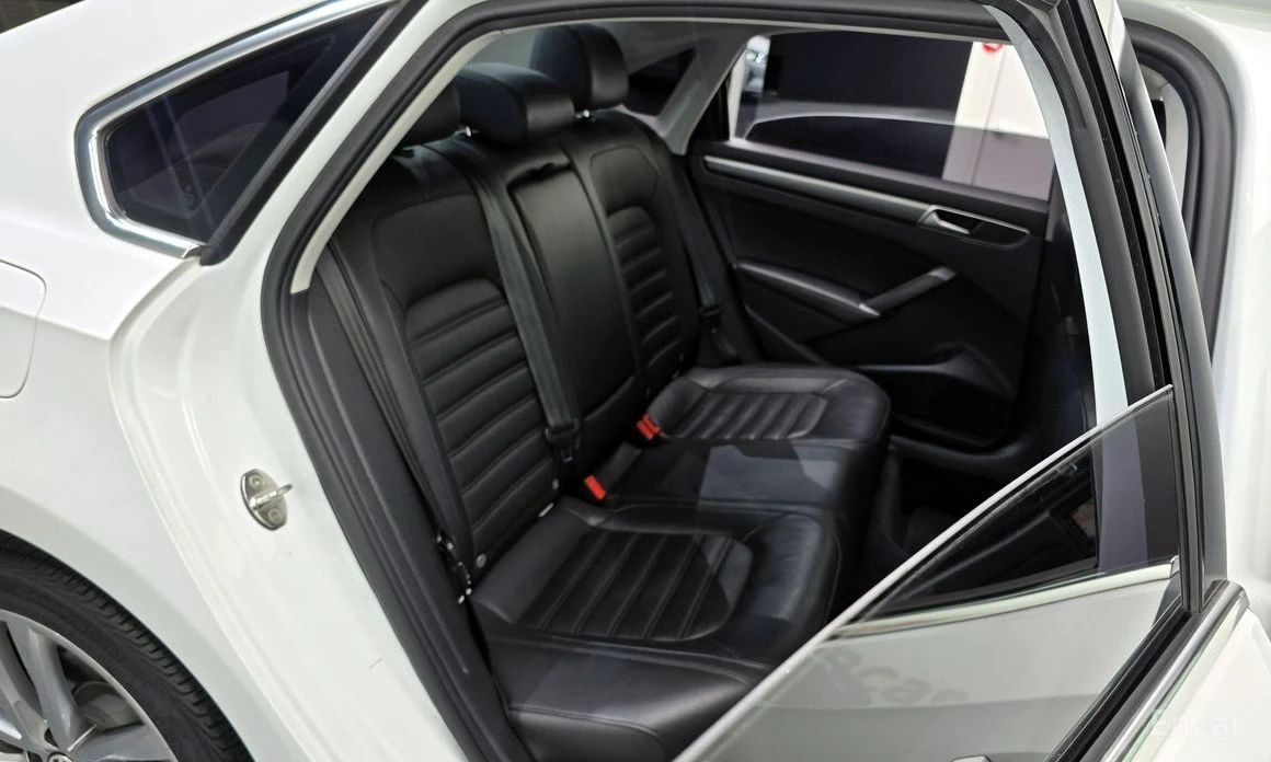 VW Passat, снимка 13 - Автомобили и джипове - 54323806