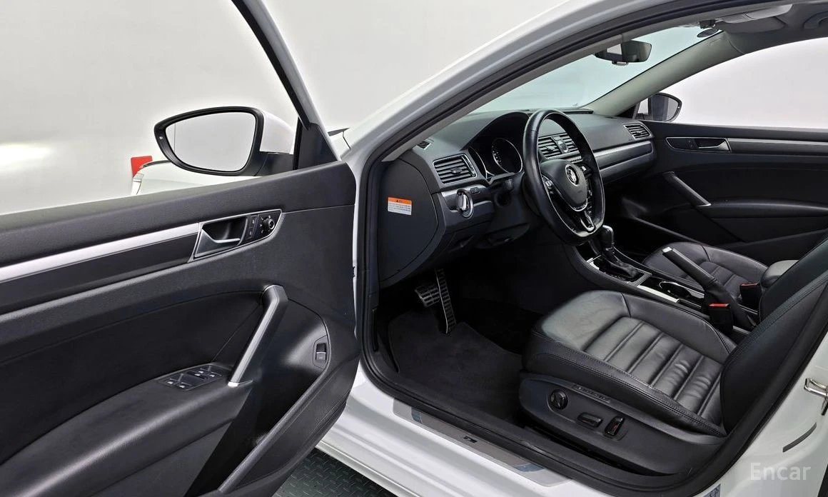 VW Passat, снимка 11 - Автомобили и джипове - 54323806