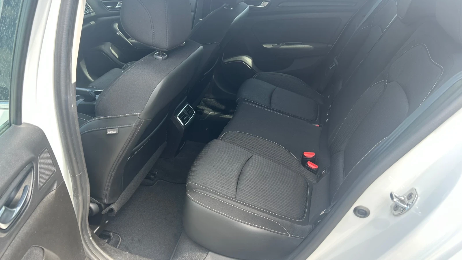 Renault Megane 1.5dci Швейцария, снимка 12 - Автомобили и джипове - 54697516