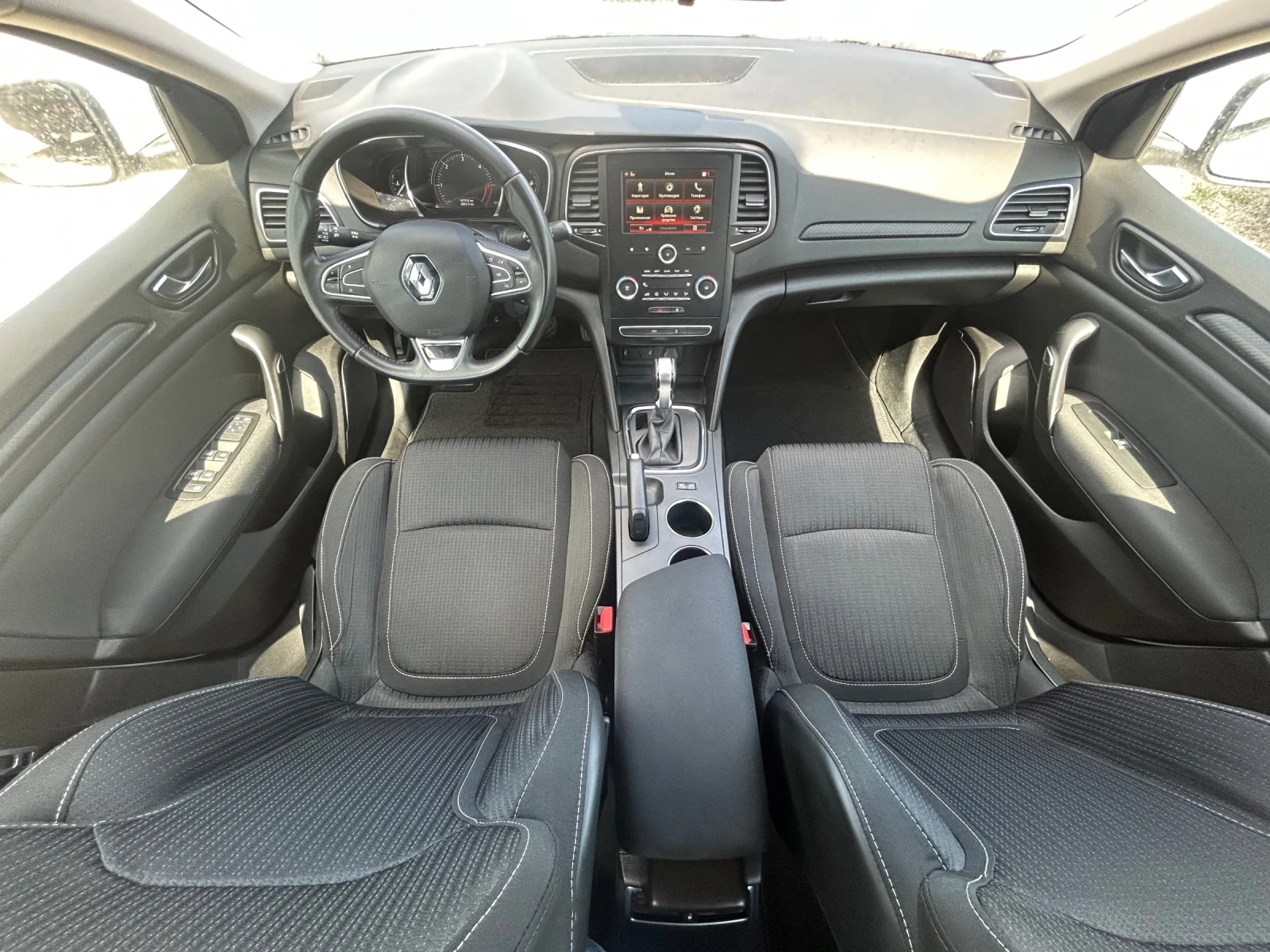 Renault Megane 1.5dci Швейцария, снимка 8 - Автомобили и джипове - 54697516