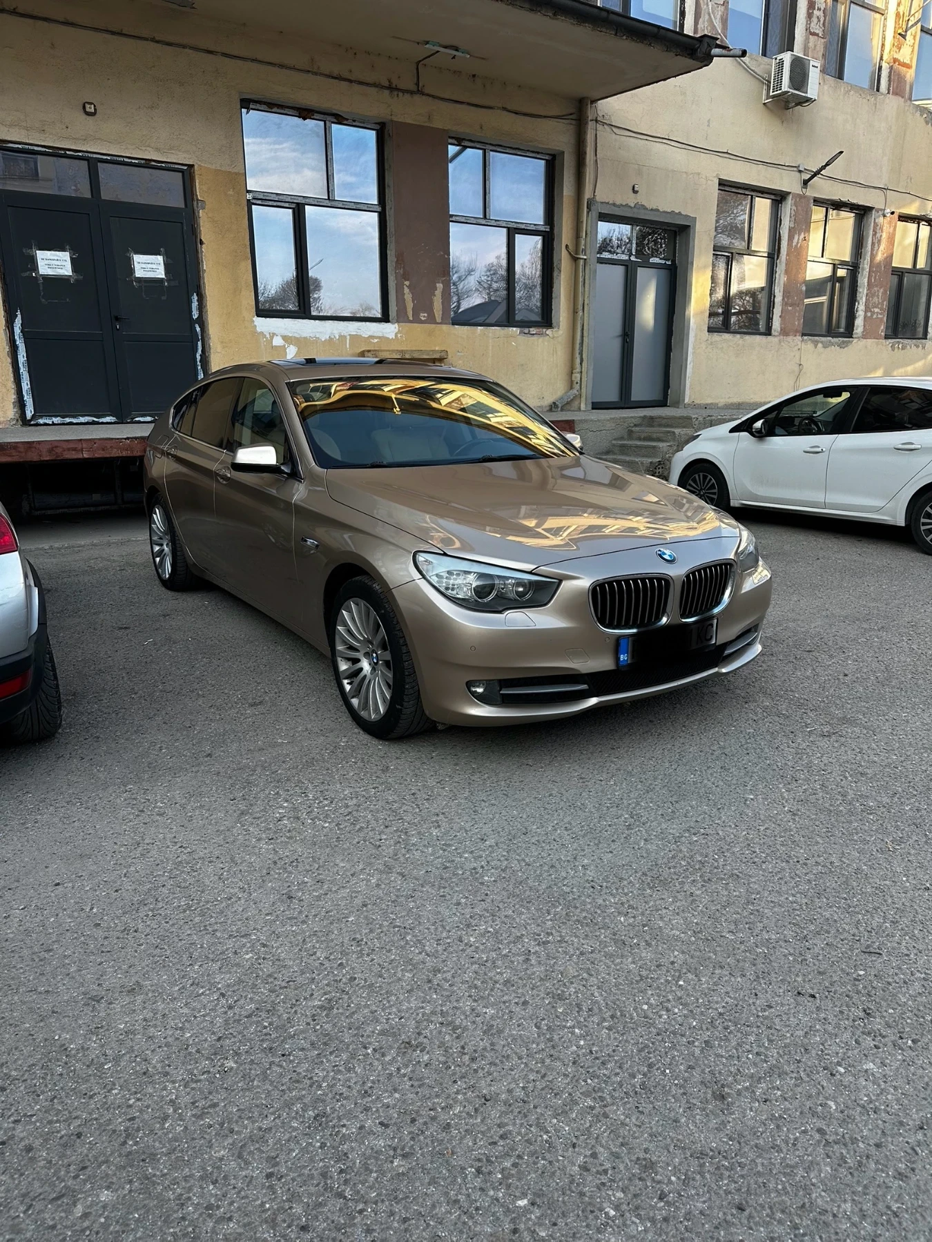 BMW 5 Gran Turismo 530 xdrive, снимка 2 - Автомобили и джипове - 55235569