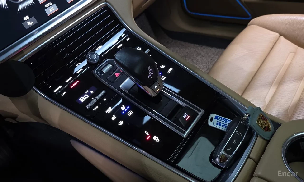Porsche Panamera, снимка 15 - Автомобили и джипове - 55541858