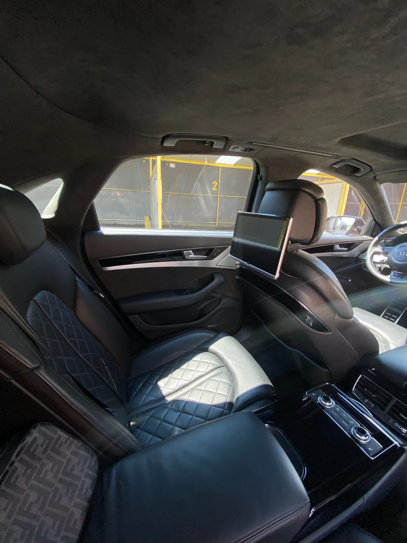 Audi A8, снимка 10 - Автомобили и джипове - 55616559