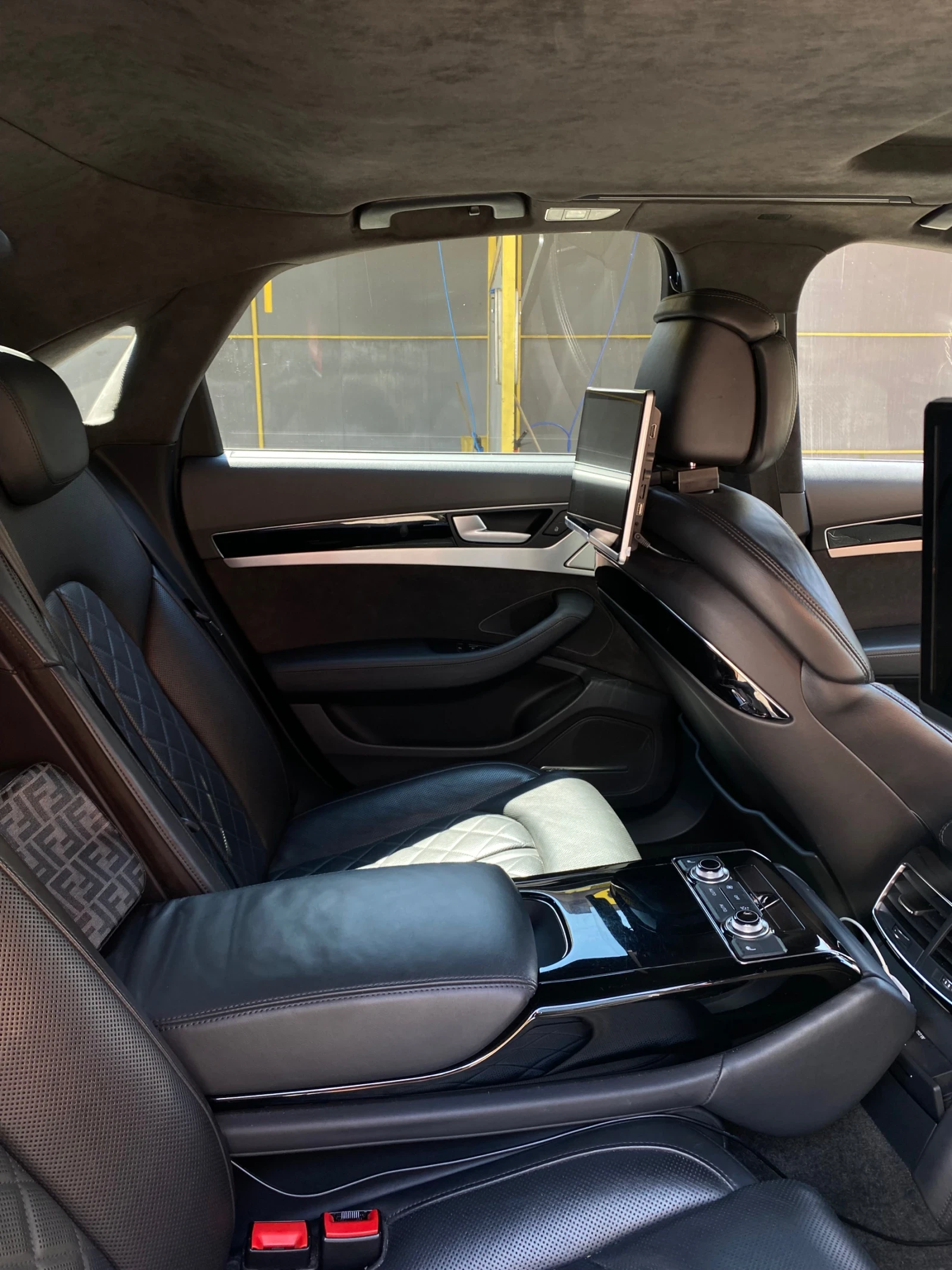 Audi A8, снимка 9 - Автомобили и джипове - 55616559