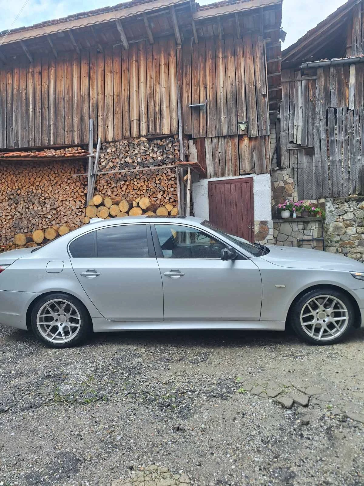 BMW 530 530, снимка 2 - Автомобили и джипове - 55643134