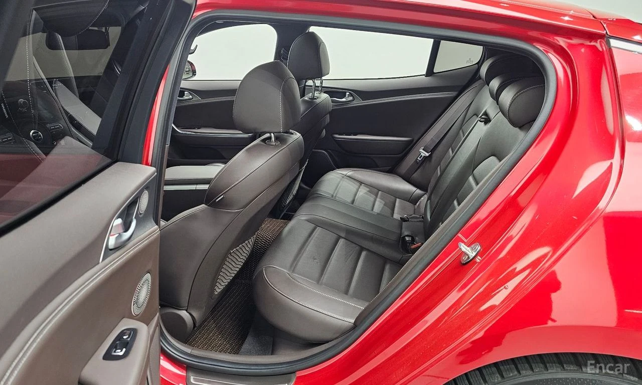Kia Stinger 3.3* TURBO* GT* ОБДУХВАНЕ* ДИСТРОНИК* ХЕДЪП* 360КА, снимка 15 - Автомобили и джипове - 55720326