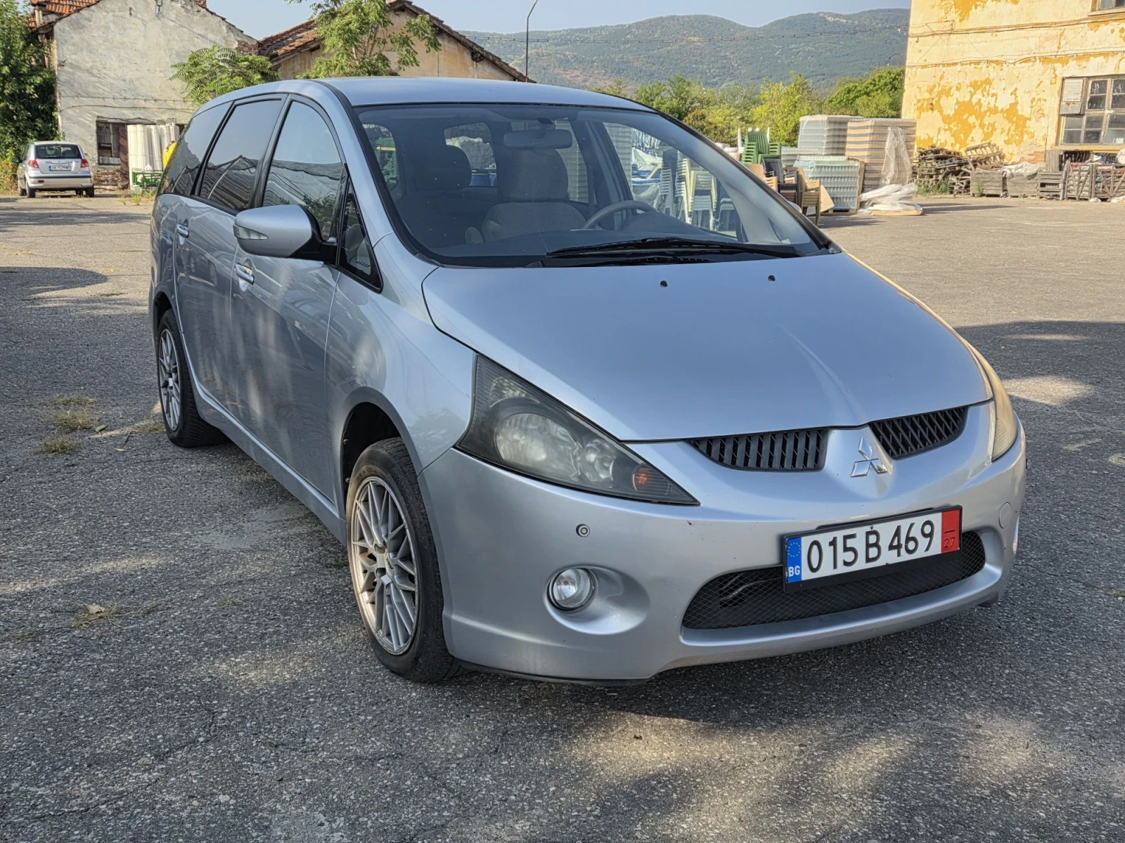 Mitsubishi Grandis 2.4 газ , снимка 2 - Автомобили и джипове - 55810687