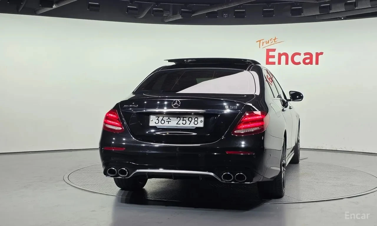 Mercedes-Benz E 53 AMG 4MATIC+ /ХЕДЪП/ДИСТР/360 КАМ/ОБДУХ/3D BURMASTER/, снимка 4 - Автомобили и джипове - 55951286