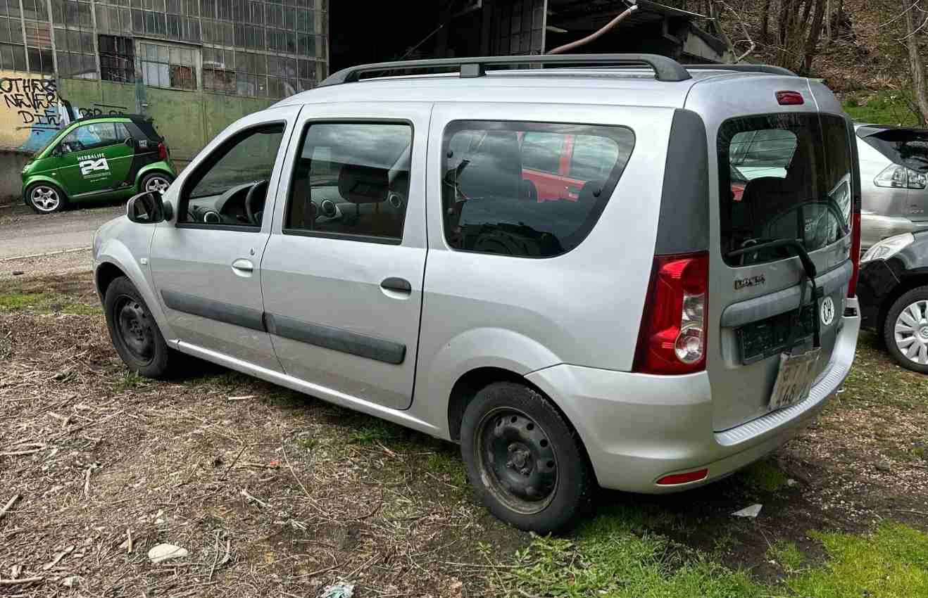 Dacia Logan 1.5 DCI, снимка 5 - Автомобили и джипове - 56038371