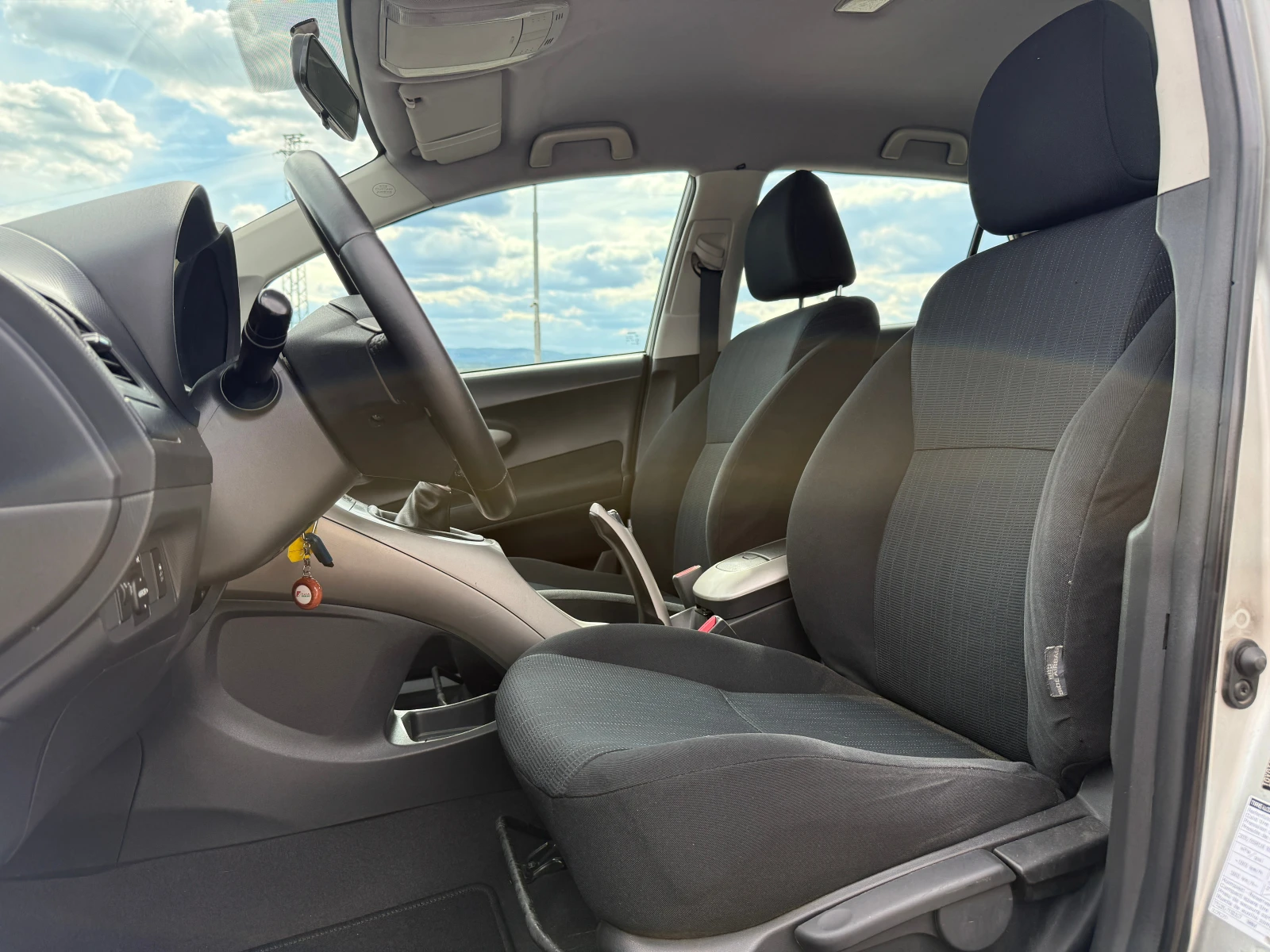 Toyota Auris 2.0d4d-������-�����������-����-����������-�� ����� | Mobile.bg � ����������� 10