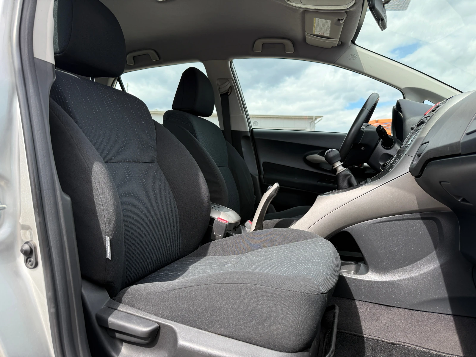 Toyota Auris 2.0d4d-������-�����������-����-����������-�� ����� | Mobile.bg � ����������� 14