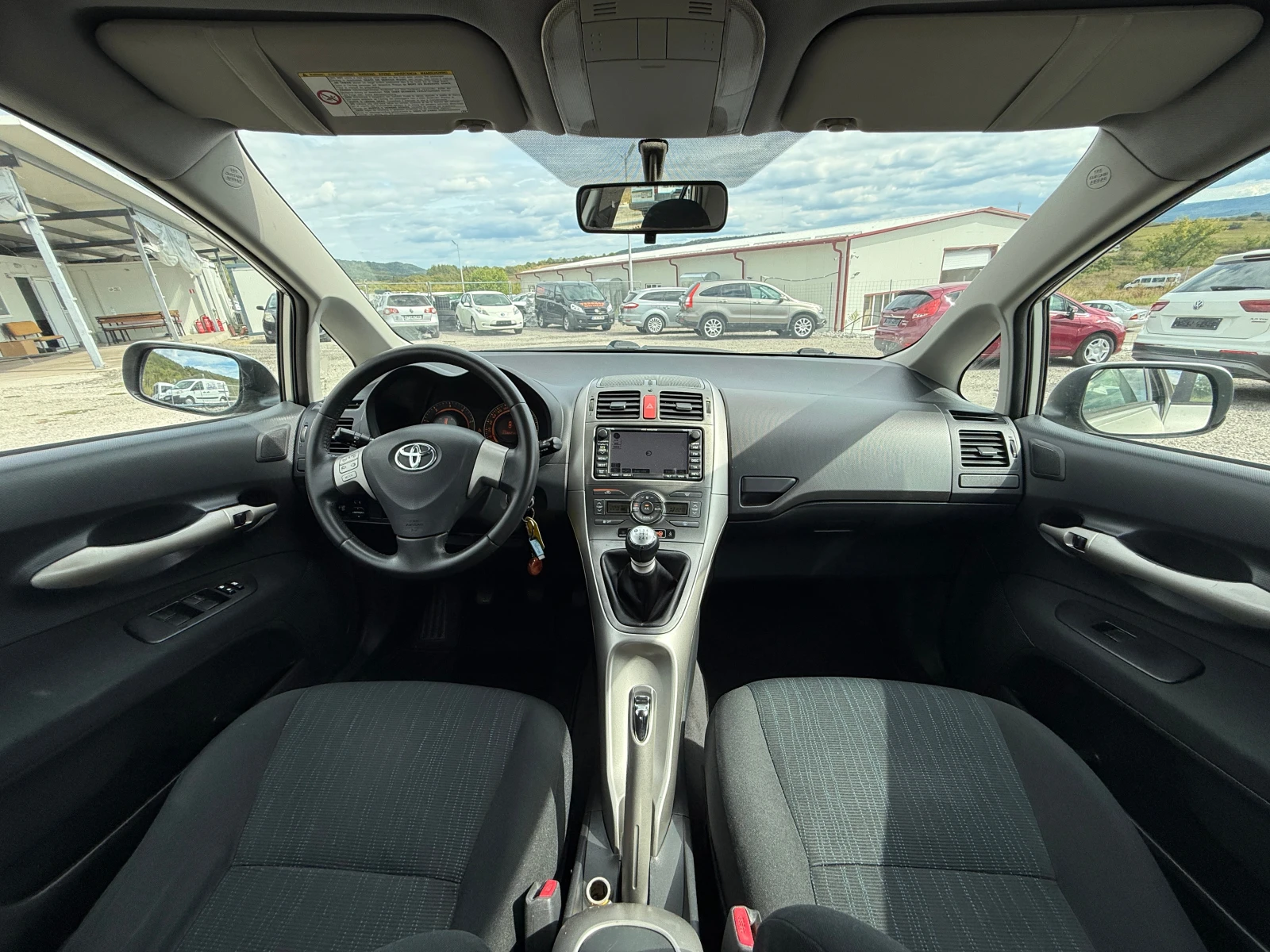 Toyota Auris 2.0d4d-������-�����������-����-����������-�� ����� | Mobile.bg � ����������� 12