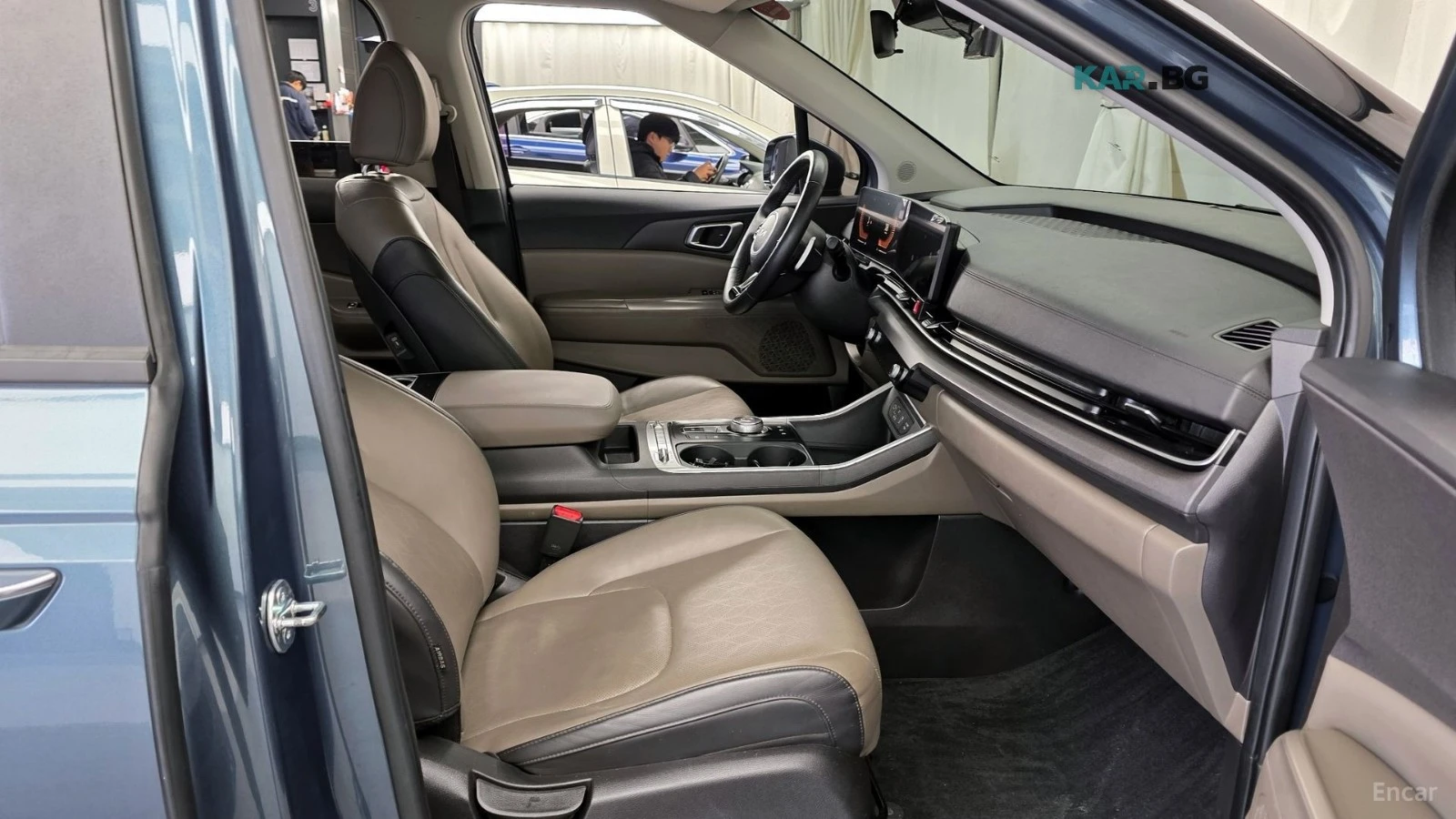 Kia Carnival PRESTIGE* 9МЕСТЕН* ДИСТРОНИК* КАМЕРА* ОБДУХВАНЕ* , снимка 9 - Автомобили и джипове - 56103940