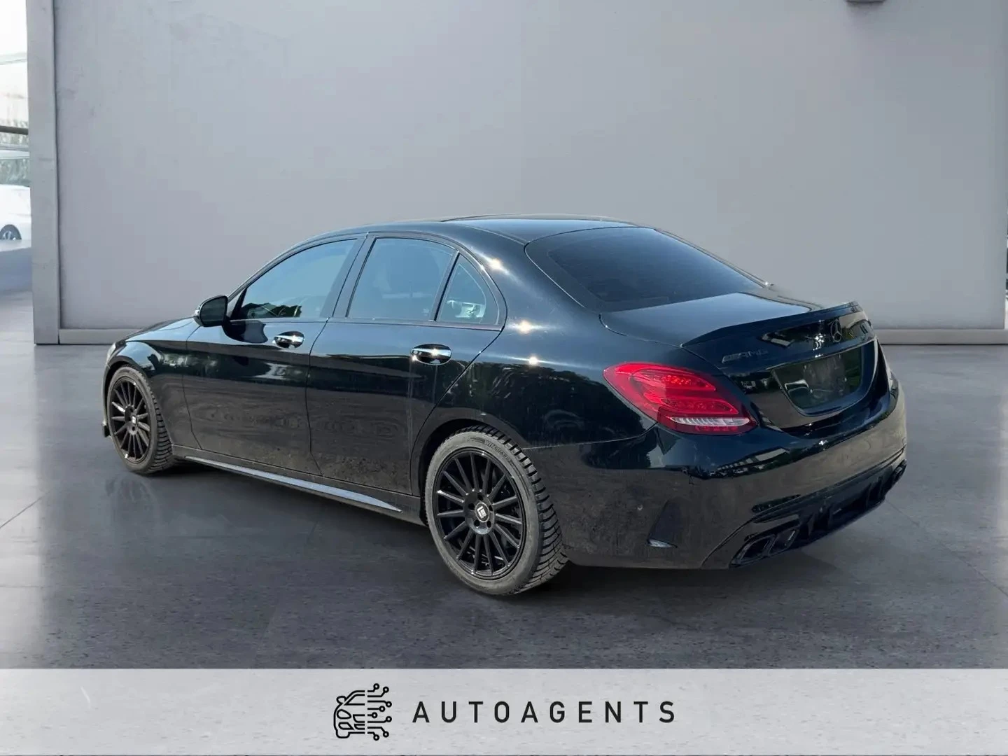 Mercedes-Benz C 43 AMG 4MATIC Цена до България & АвтоКредит, снимка 2 - Автомобили и джипове - 56119380