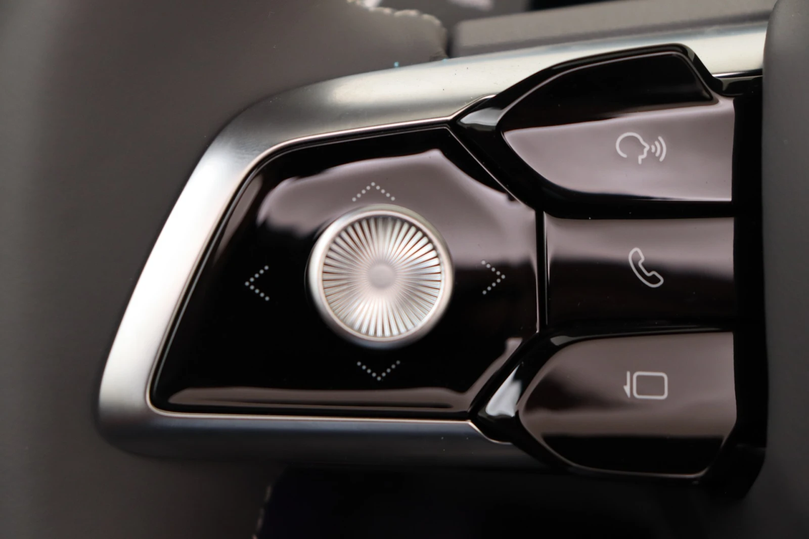 Mg Cyberster Trophy Extended Range BOSE Leather Navi LED | Mobile.bg � ����������� 16