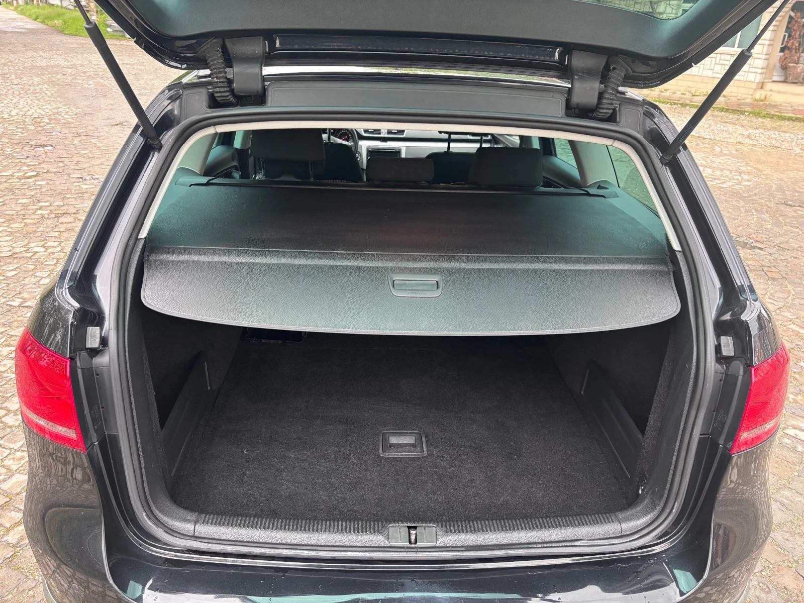 VW Passat 1.6 105кс, снимка 10 - Автомобили и джипове - 56619545