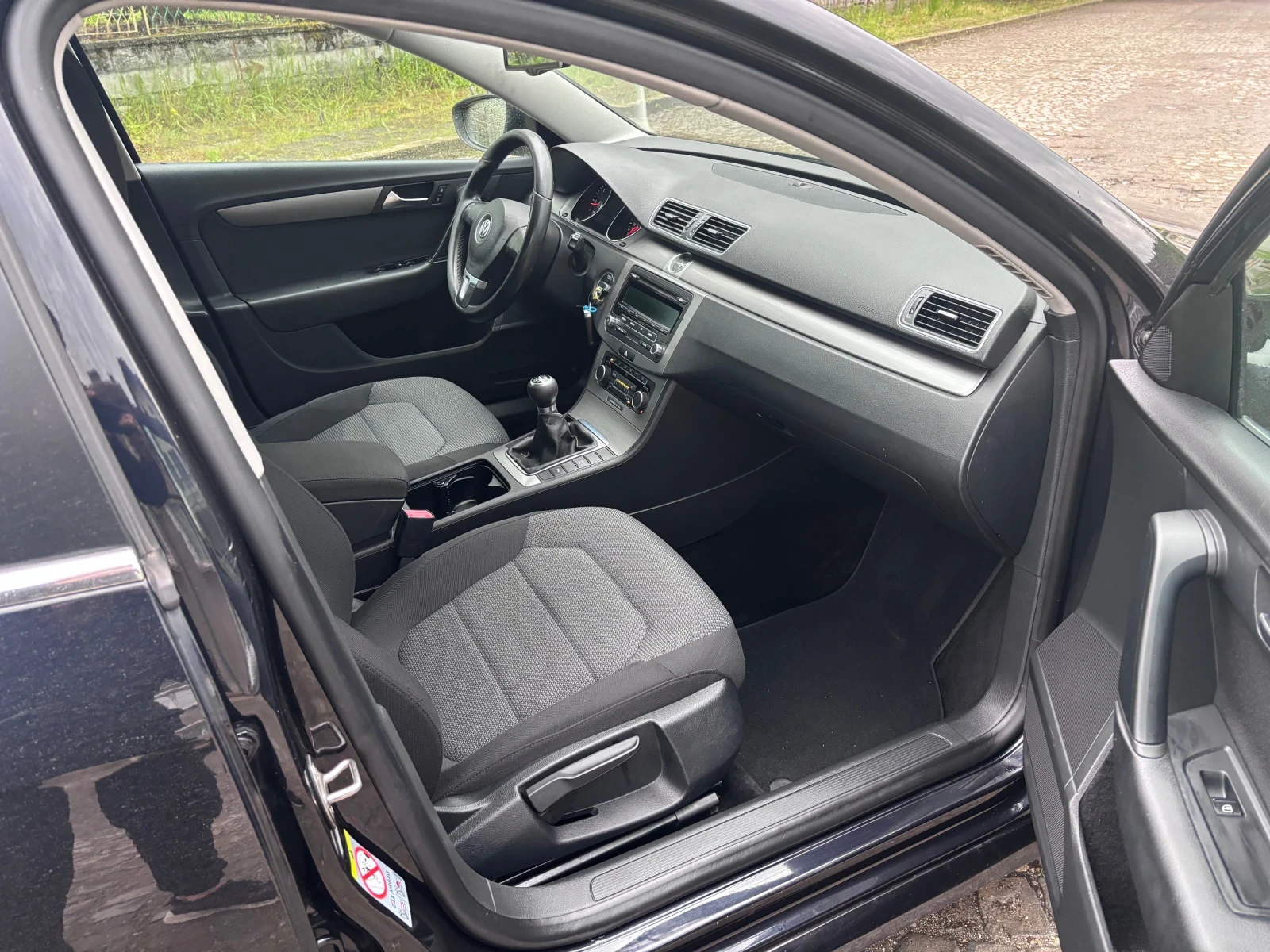 VW Passat 1.6 105кс, снимка 8 - Автомобили и джипове - 56619545