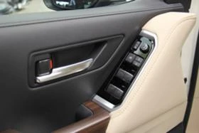 Toyota Land cruiser 300 3.5 BiTurbo /Монитори/Обдухване/Наличен!!!, снимка 10