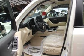 Toyota Land cruiser 300 3.5 BiTurbo /Монитори/Обдухване/Наличен!!!, снимка 9