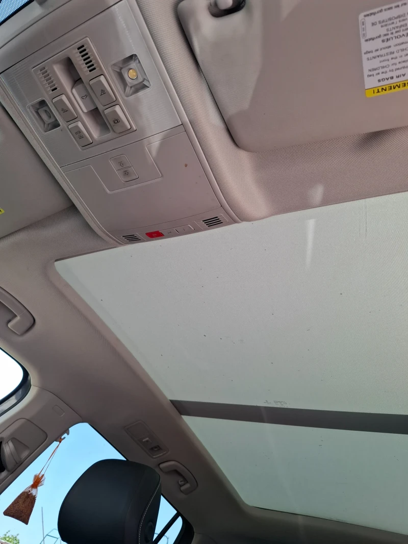 VW Tiguan, снимка 13 - Автомобили и джипове - 52448746