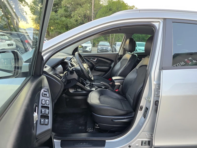 Hyundai IX35 2.0CRDI, Камера, Кожа, Нави, Подгрев!, снимка 7 - Автомобили и джипове - 51532978
