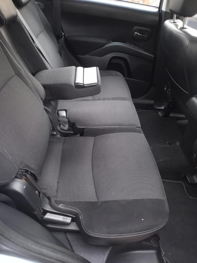 Citroen C-Crosser 2.2HDI4X4 6+ 1М, снимка 12 - Автомобили и джипове - 52650453