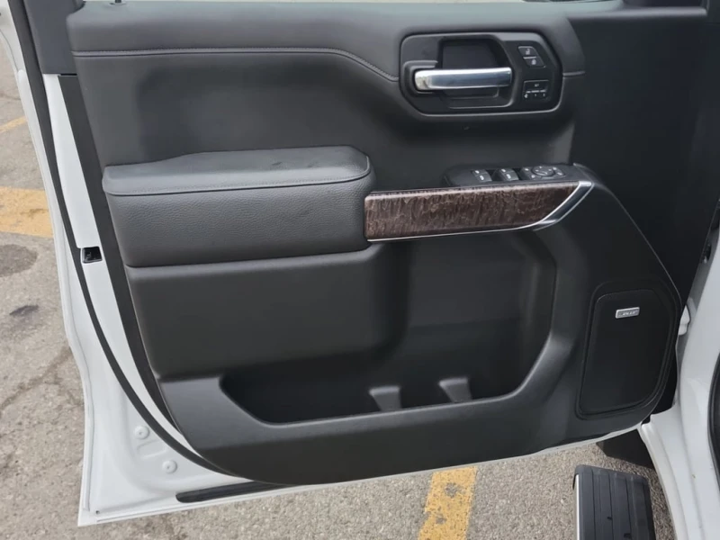 Gmc Sierra * DENALI CREW CAB STD BED * CARFAX * БЕЗ ПЪРВОНАЧА, снимка 9 - Автомобили и джипове - 52723526