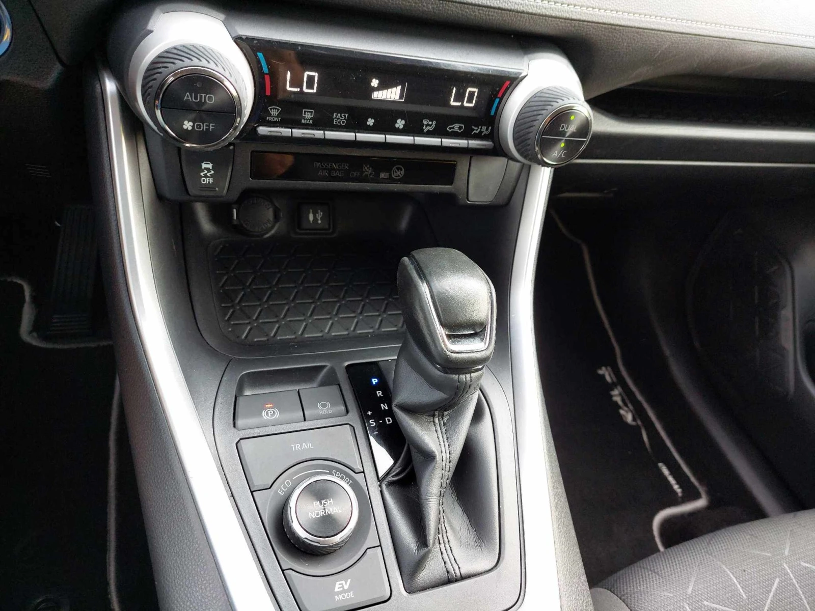 Toyota Rav4 2, 5i HYBRID 222ps | Mobile.bg   12