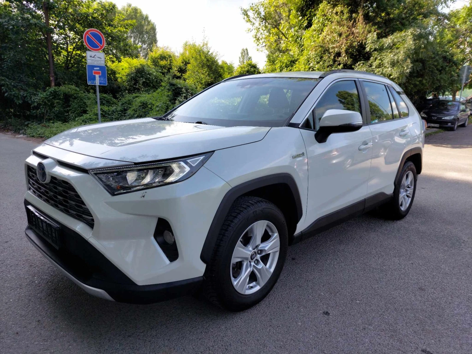 Toyota Rav4 2,5i HYBRID 222ps - изображение 3