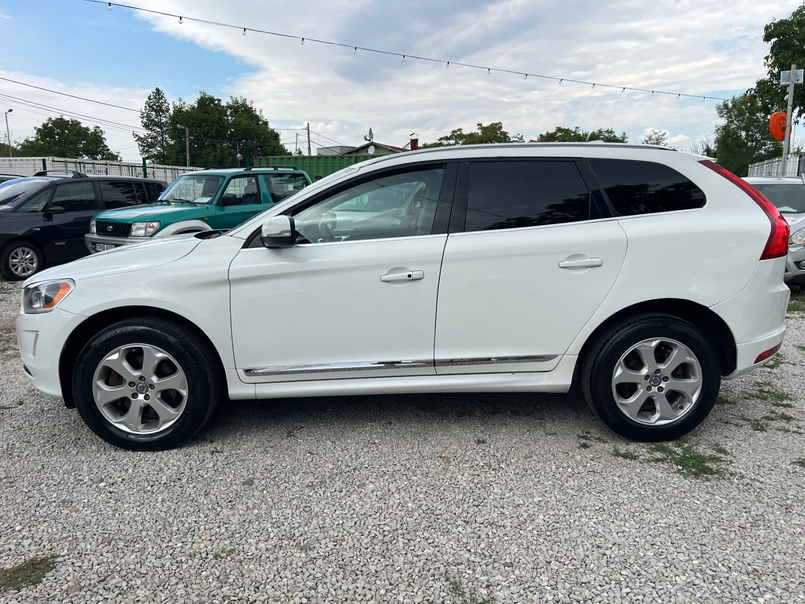 Volvo XC60 T5 2.5T* AWD* 250кс* АВТОМАТИК* КОЖА* FULL*  - изображение 8