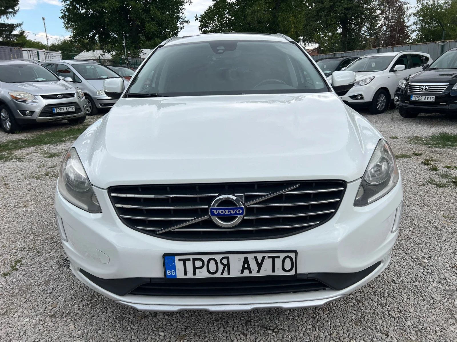 Volvo XC60 T5 2.5T* AWD* 250кс* АВТОМАТИК* КОЖА* FULL*  - изображение 2
