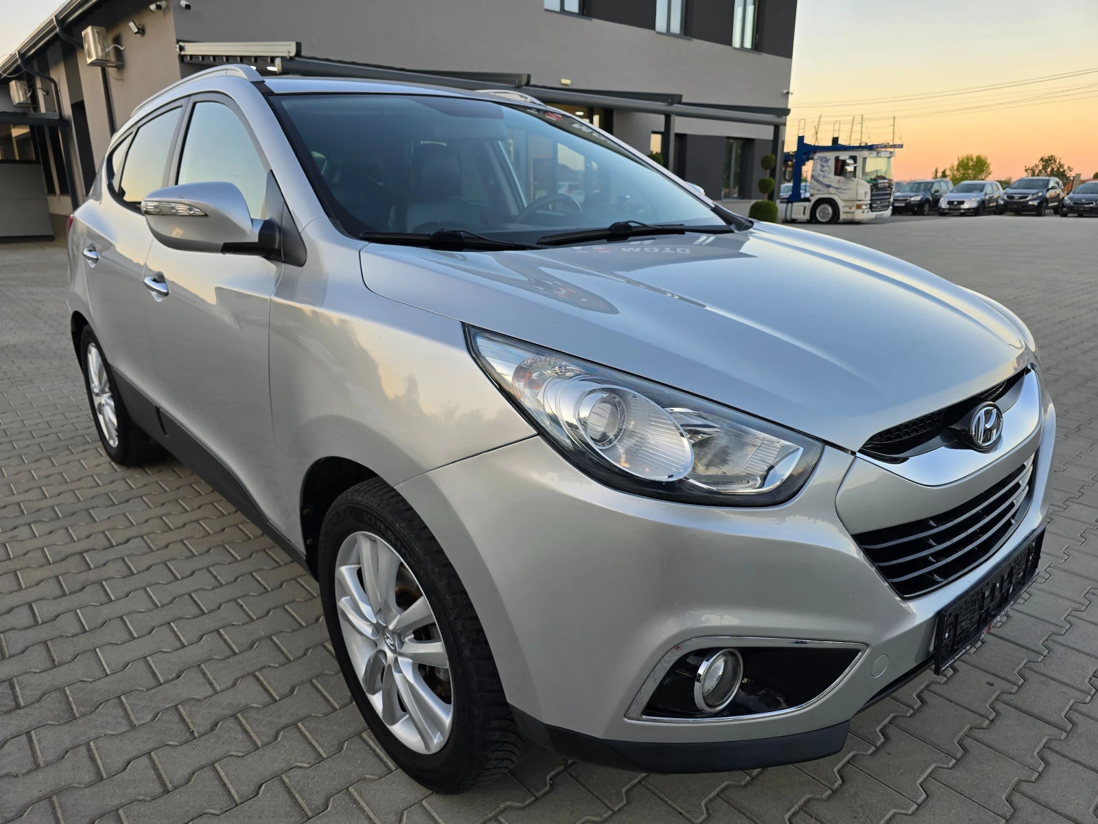 Hyundai IX35 2.0CRDI, Камера, Кожа, Нави, Подгрев! - изображение 2