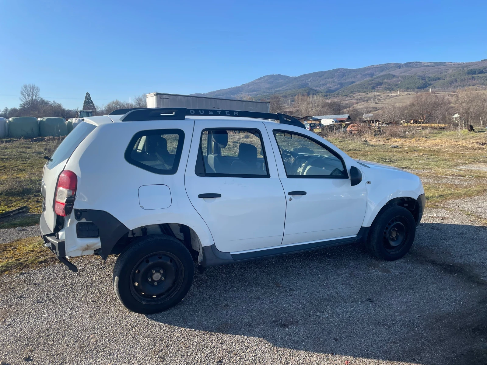 Dacia Duster 1.6i 105ks - изображение 3