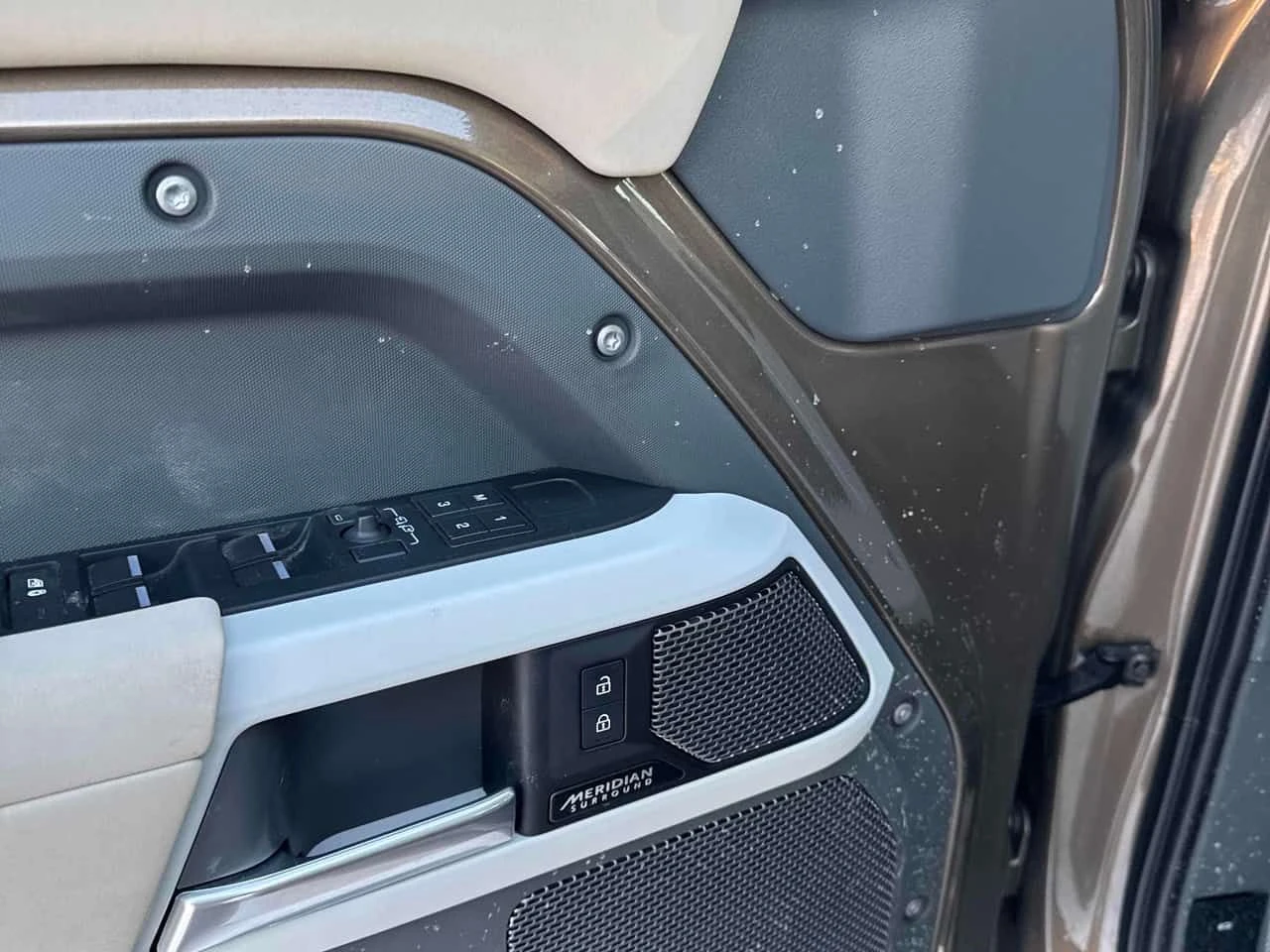 Land Rover Defender * SE * PANO* �������* KEYLESS*  | Mobile.bg � ����������� 13