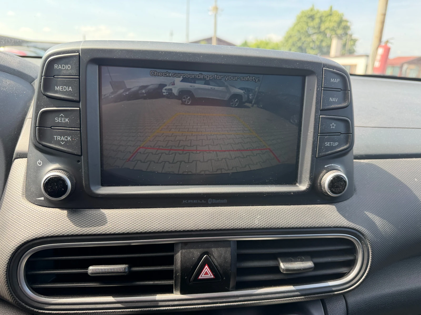 Hyundai Kona 1.6CRDI 2WD NAVI/KAMERA EURO 6, снимка 13 - Автомобили и джипове - 54736970