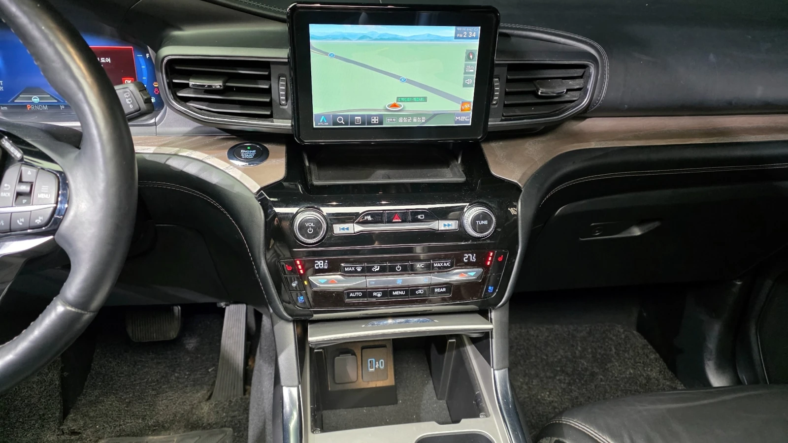 Ford Explorer 3.0 PLATINUM 4WD * FULL MAX, снимка 14 - Автомобили и джипове - 56163650