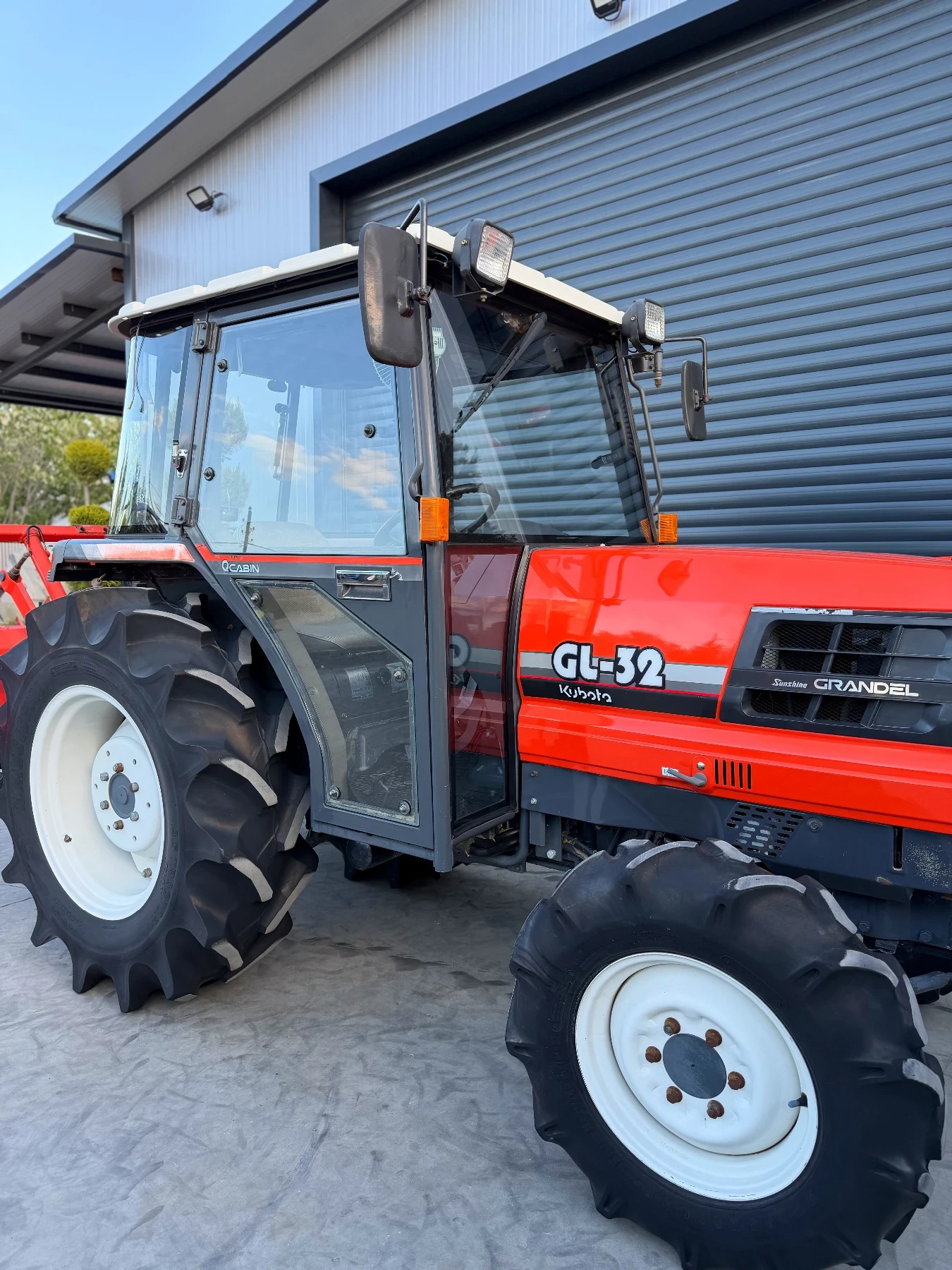 Трактор Kubota GL32 КАТО НОВ, снимка 10 - Селскостопанска техника - 54570357