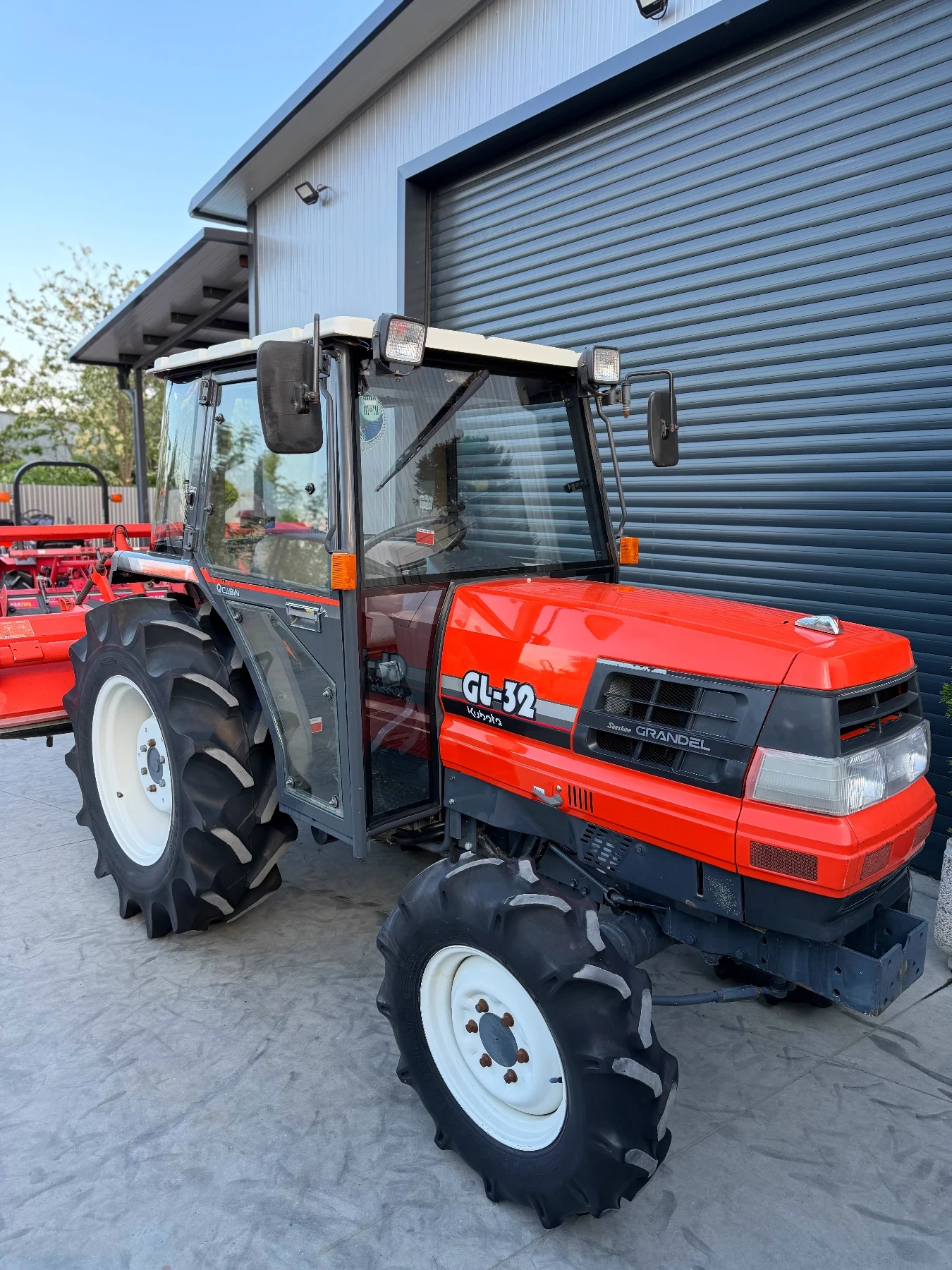 Трактор Kubota GL32 КАТО НОВ, снимка 8 - Селскостопанска техника - 54570357