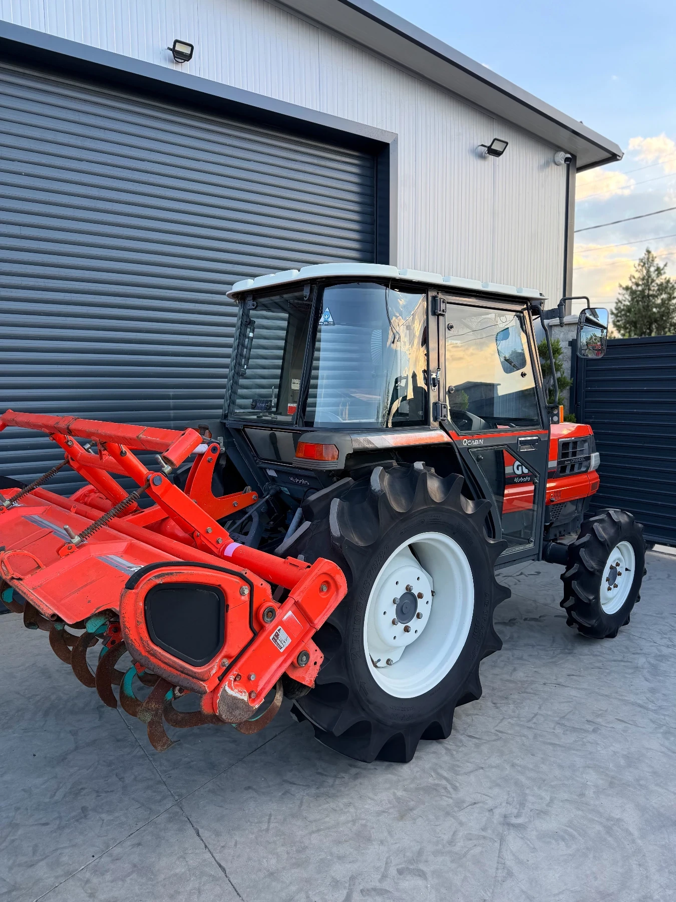 Трактор Kubota GL32 КАТО НОВ, снимка 5 - Селскостопанска техника - 54570357