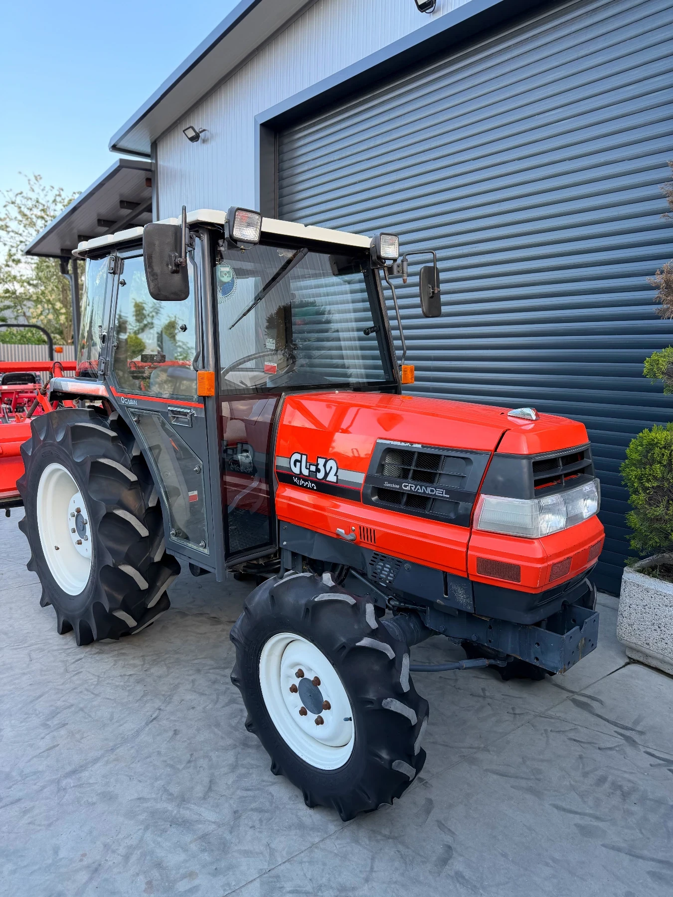 Трактор Kubota GL32 КАТО НОВ, снимка 9 - Селскостопанска техника - 54570357