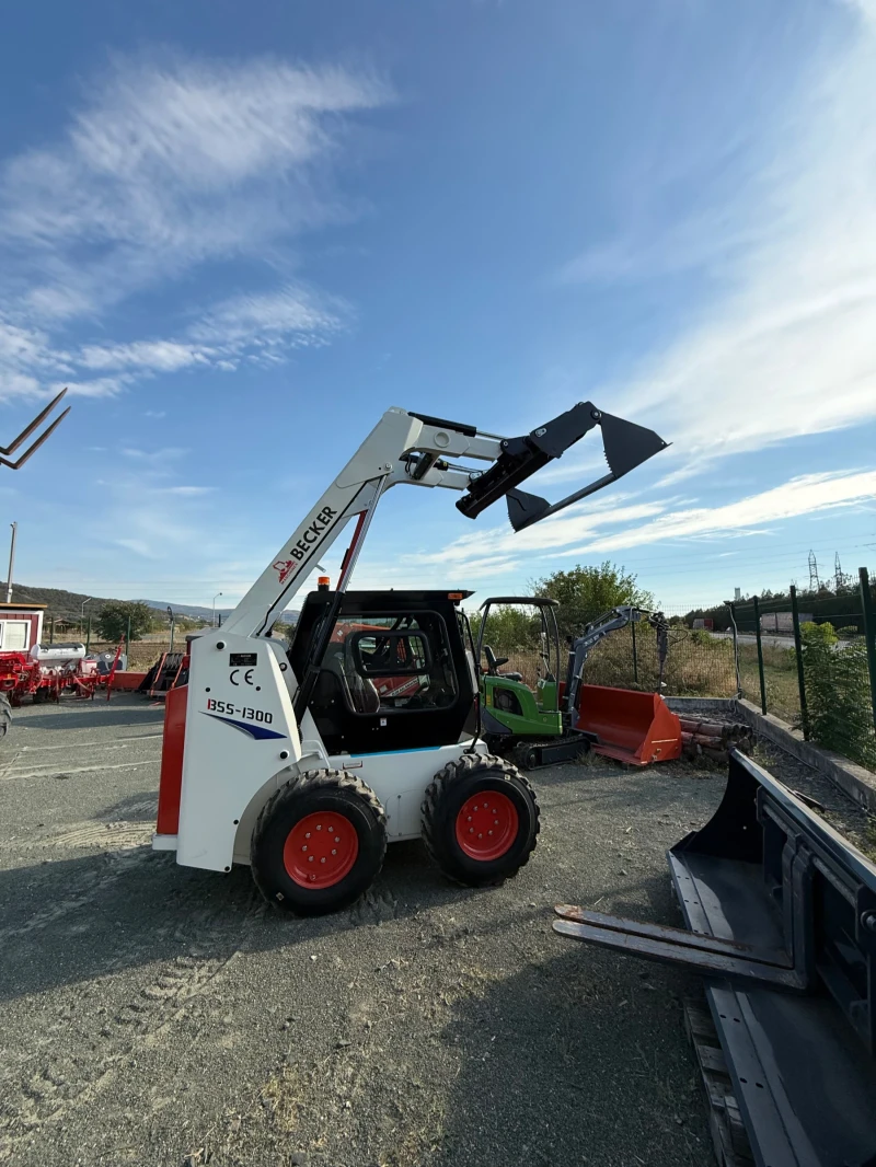 Мини челни товарачи Kubota BSS-900, снимка 4 - Индустриална техника - 51860473