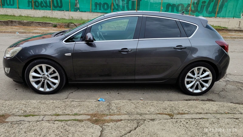 Opel Astra J, снимка 9 - Автомобили и джипове - 47826219