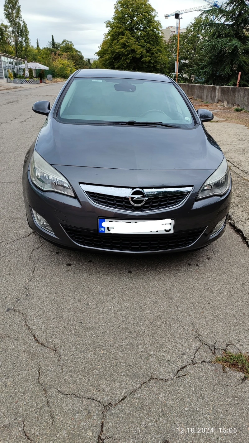 Opel Astra J, снимка 2 - Автомобили и джипове - 47826219