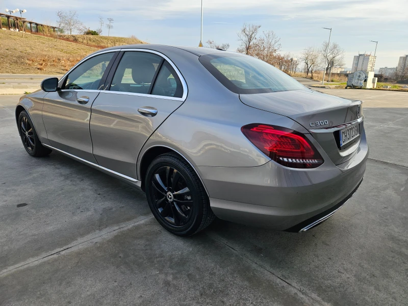 Mercedes-Benz C 300 4MATIC - Лукс, комфорт и престиж, снимка 4 - Автомобили и джипове - 52669203
