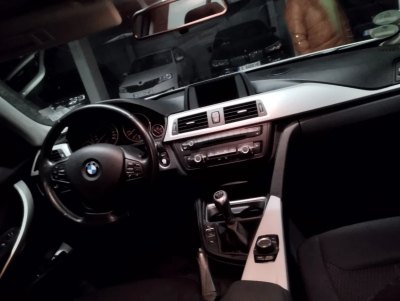 BMW 320 320, снимка 14 - Автомобили и джипове - 53277758