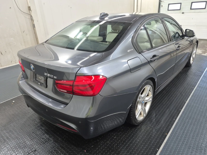 BMW 330 E HYBRID * * M PACK * * CARFAX * * АВТО КРЕДИТ * , снимка 4 - Автомобили и джипове - 52795407